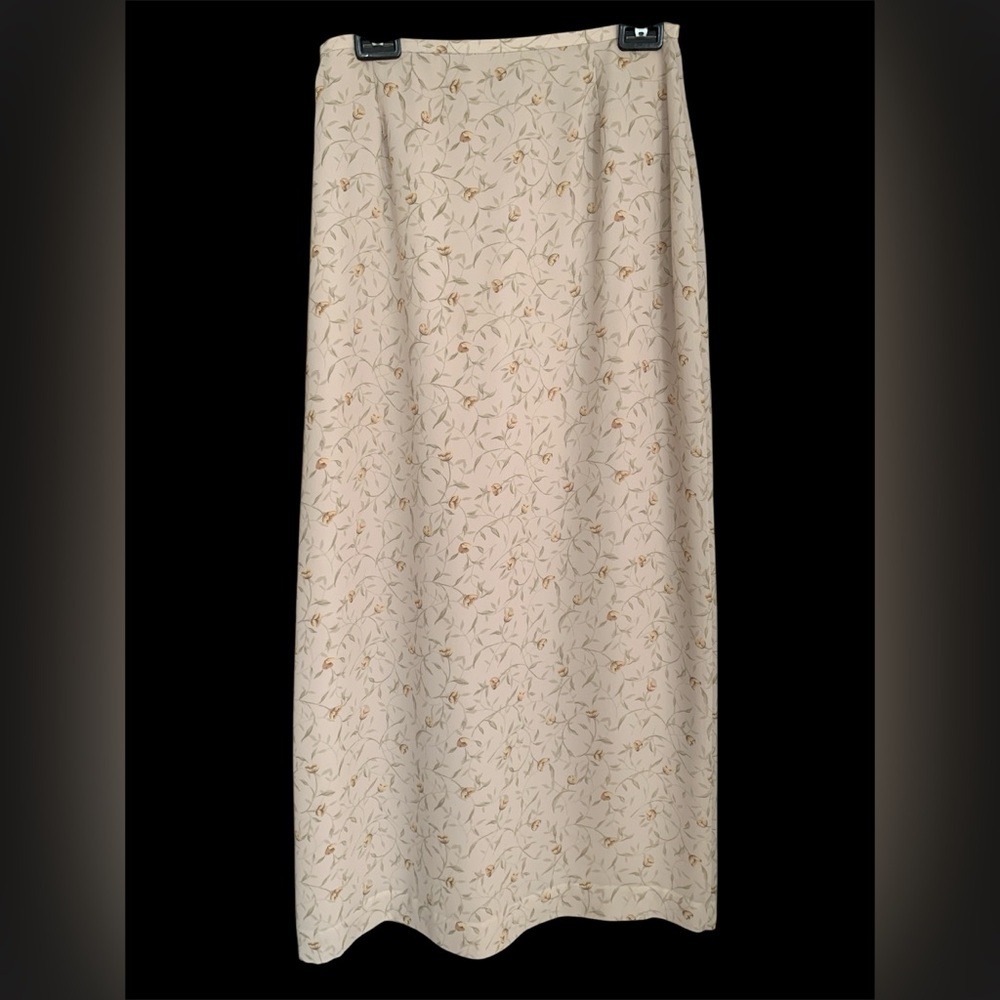 Long pencil skirt with back slit